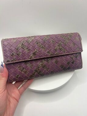 7072. Bottega Veneta Purple Interecciato Leather Continental Wallet with COA.
